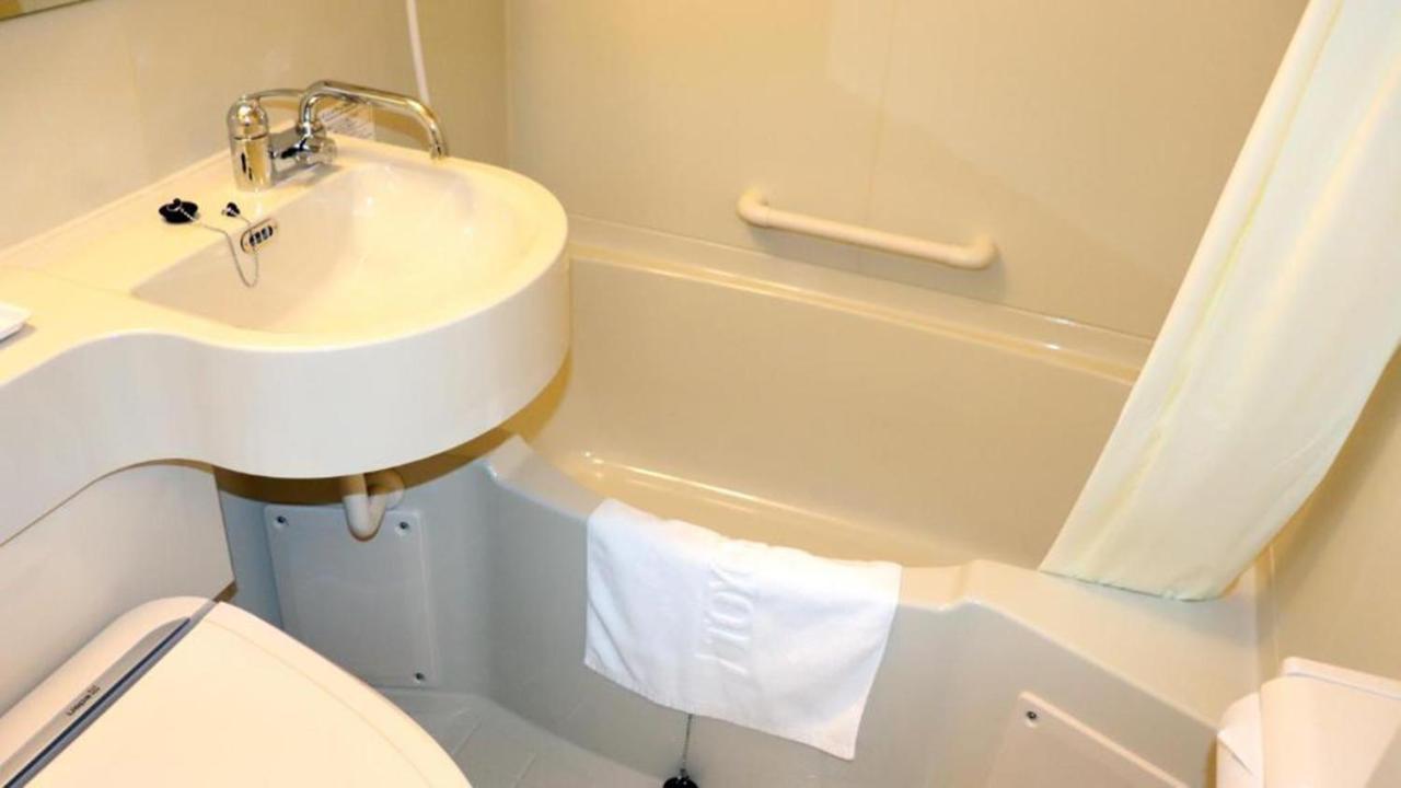 Toyoko Inn Tokyo Keihin Tohoku Sen Oji Eki Kita Guchi Bagian luar foto